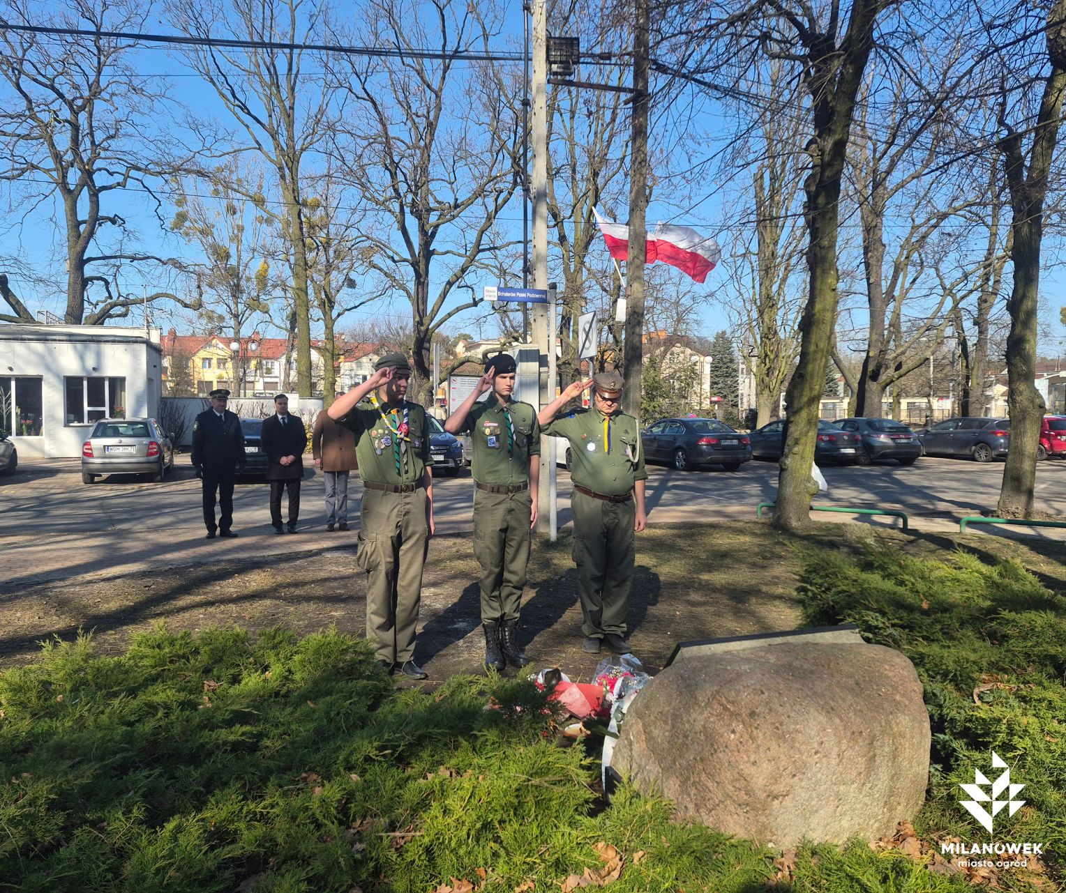 na zdjęciu przedstawiciele Hufca ZHP Milan&oacute;wek