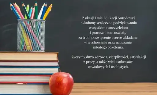 tablica szkolna z życzeniami