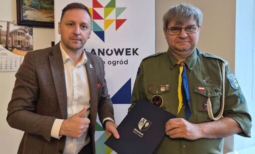 zdjęcie z podpisania umowy