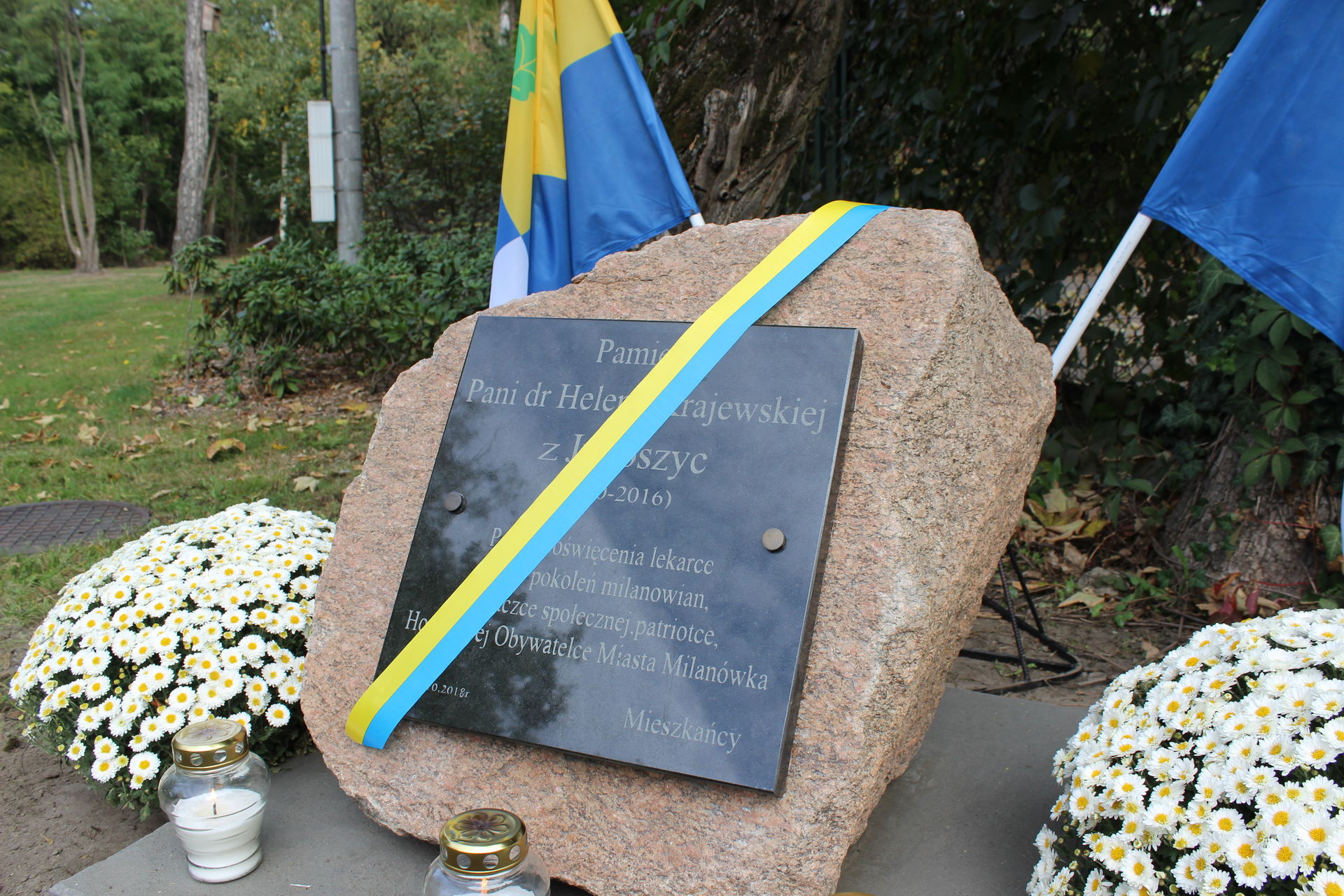 Zdjęcie przedstawiające Kamień Pamięci Pani dr Heleny Krajewskiej